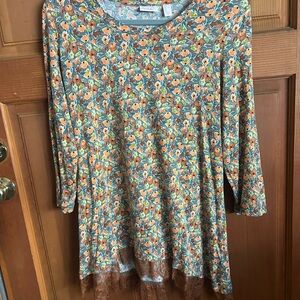 Floral Long Sleeve Tunic with Lace Hem medium